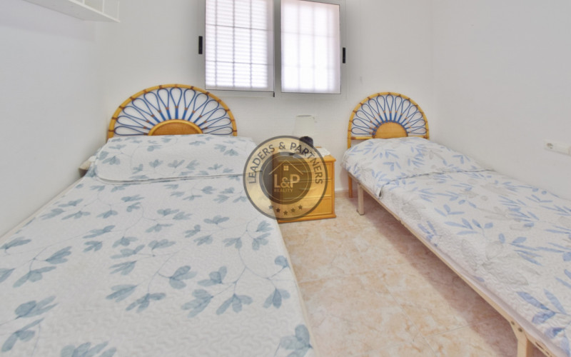 Apartmán 4+kk s bazénom a terasou Torrevieja-Španielsko