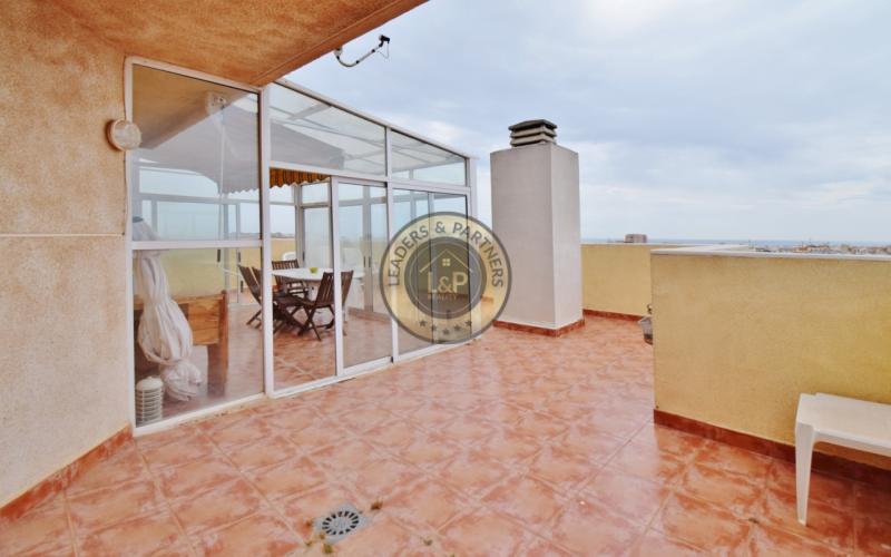 Apartmán 4+kk s bazénom a terasou Torrevieja-Španielsko