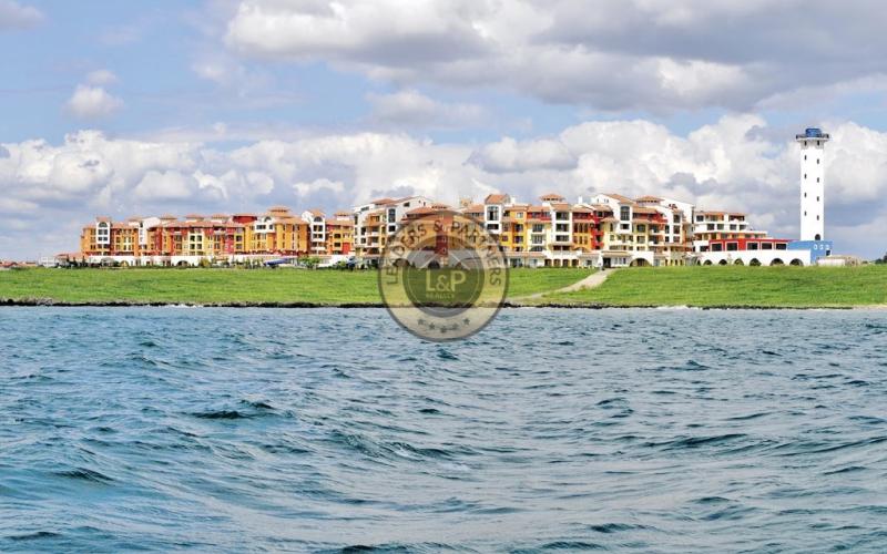 Štúdio 1+kk s balkónom a bazénom Aheloy-Bulharsko