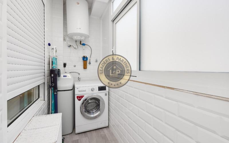 Lukratívny apartmán 4+1 s balkónom Torrevieja-Španielsko