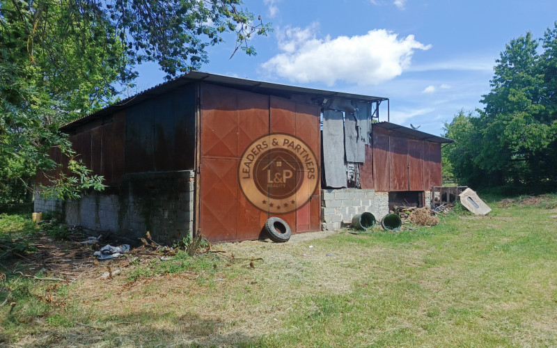 Pozemok na výstavbu RD v obci Čeľadice 3486m2