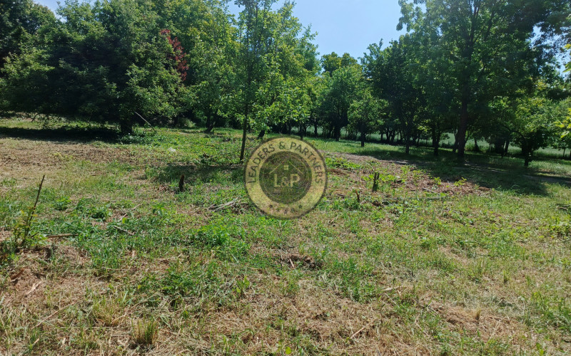 Pozemok na výstavbu RD v obci Čeľadice 3486m2