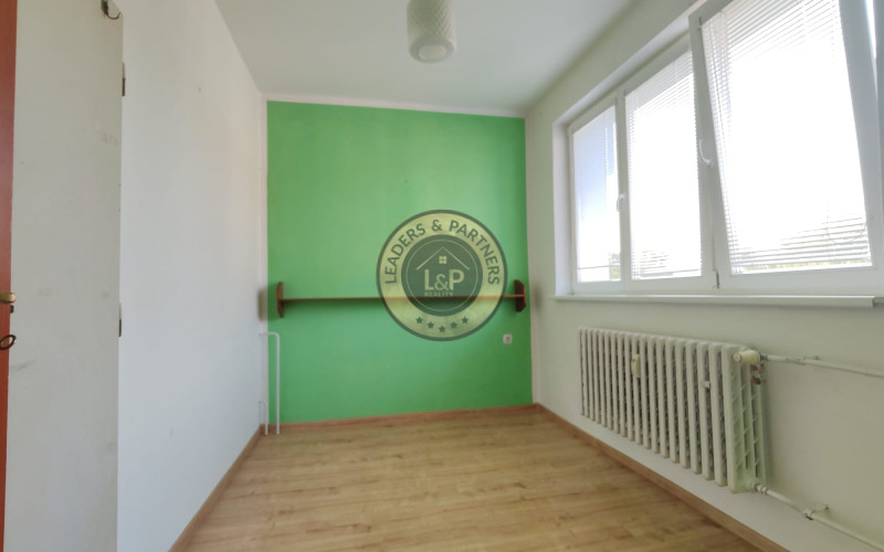 ZNÍŽENÁ CENA !! Ticho, komfort a priestor – 3-izbový byt v Ladcoch čaká na Vás!