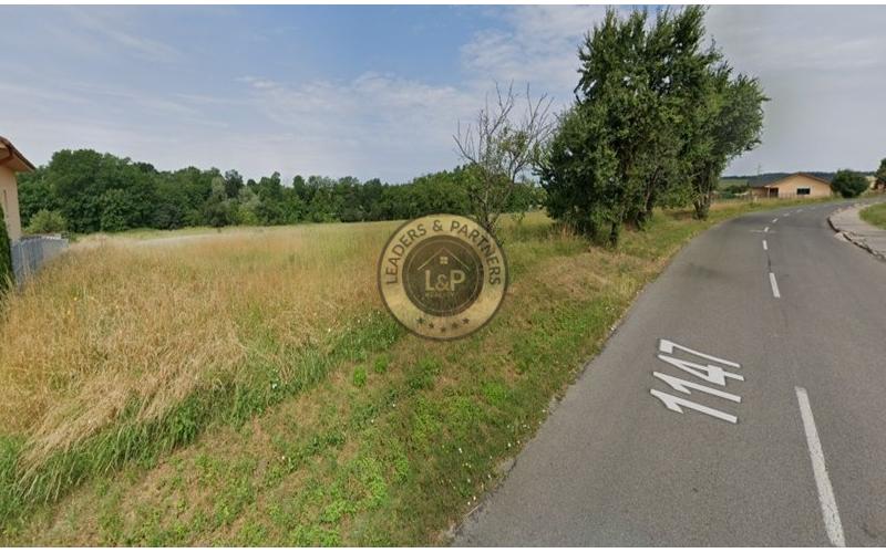 Na predaj pozemok vhodný na výstavbu RD v obci Rybky