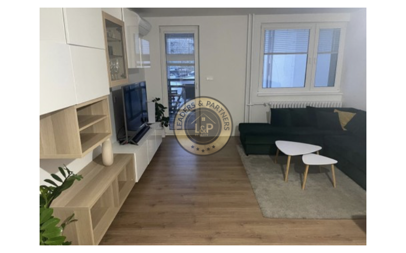 Veľkometrážny 2-izb. byt na PREDAJ - STARÉ MESTO