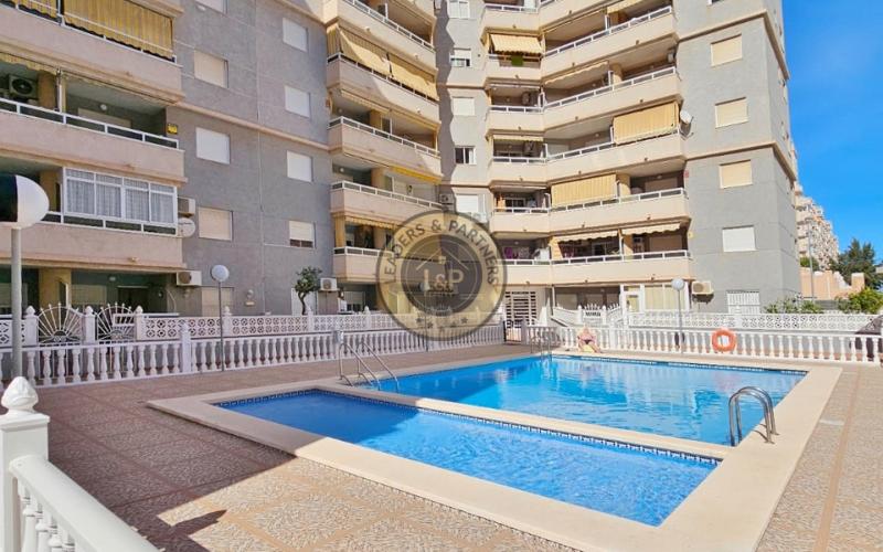 Apartmán 3+kk s bazénom Torrevieja-Španielsko