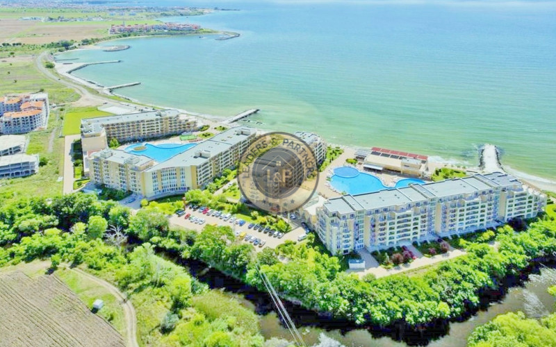 Apartmán 1+kk s bazénom Aheloy-Bulharsko