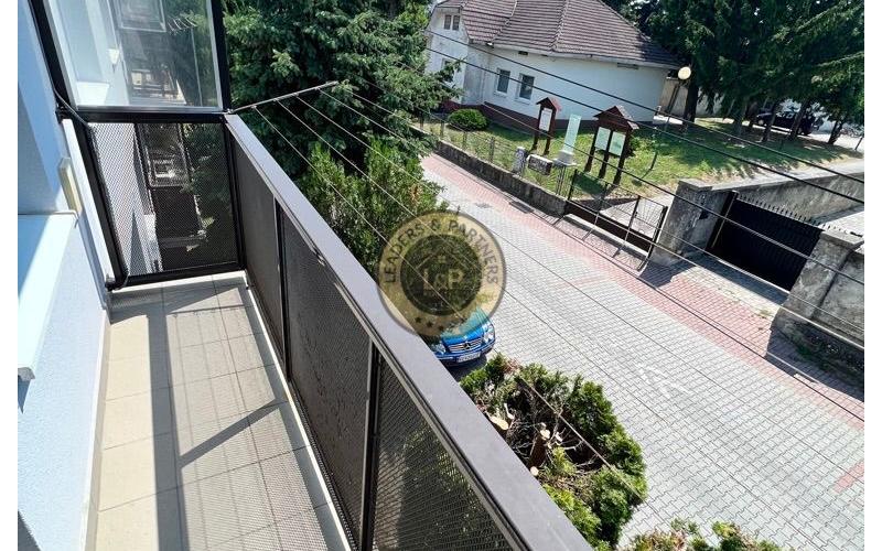 Na prenájom priestranný 3-izbový byt, 67 m² s balkónom