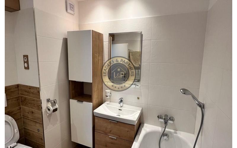 Na prenájom priestranný 3-izbový byt, 67 m² s balkónom