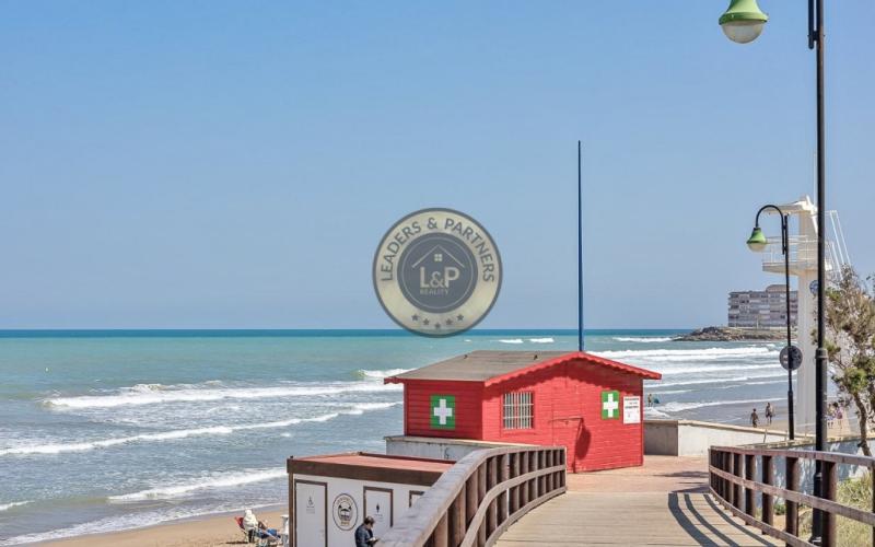 Štúdio 1+kk s bazénom Torrevieja, Španielsko