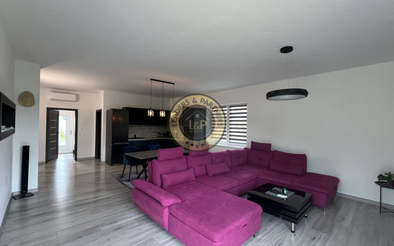 NA PREDAJ - Rodinný dom v obci Záhradné