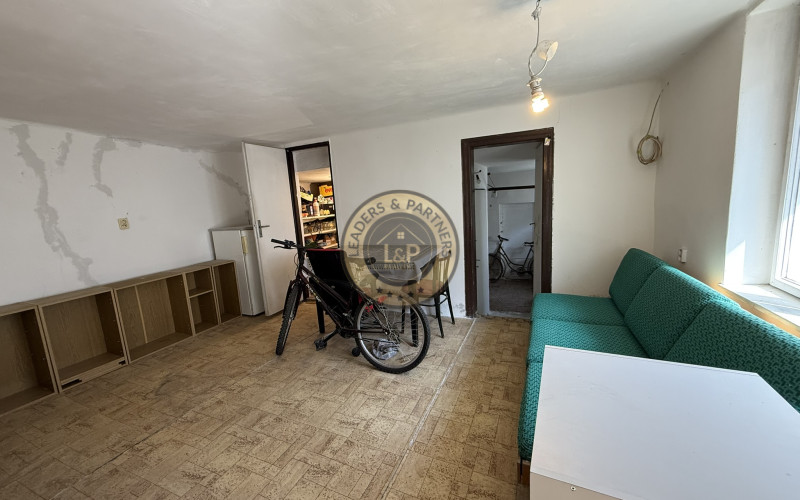 Na predaj starší vidiecky dom v obci Horné Orešany