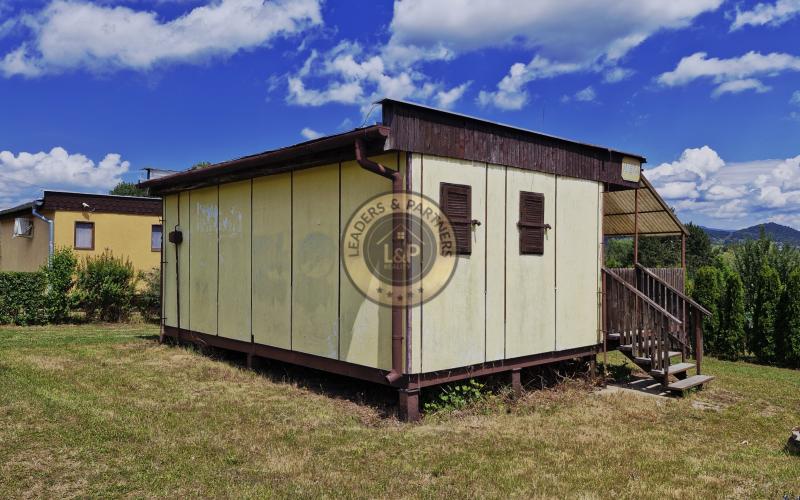 Na predaj chata na Zemplínskej Šírave, Prímestská oblasť