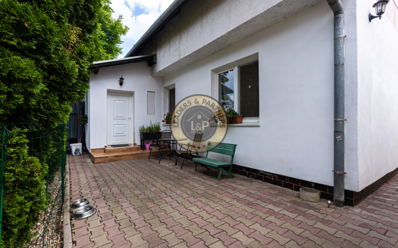 4-izbový,dvojpodlažný rodinný dom s 2 veľkými garážami, 164 m², blízko centra Košíc.