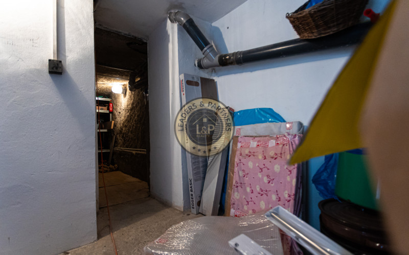 4-izbový,dvojpodlažný rodinný dom s 2 veľkými garážami, 164 m², blízko centra Košíc.