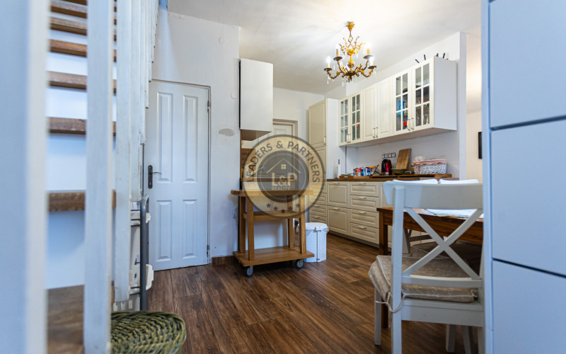 4-izbový,dvojpodlažný rodinný dom s 2 veľkými garážami, 164 m², blízko centra Košíc.