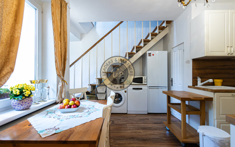 4-izbový,dvojpodlažný rodinný dom s 2 veľkými garážami, 164 m², blízko centra Košíc.