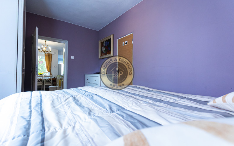 4-izbový,dvojpodlažný rodinný dom s 2 veľkými garážami, 164 m², blízko centra Košíc.