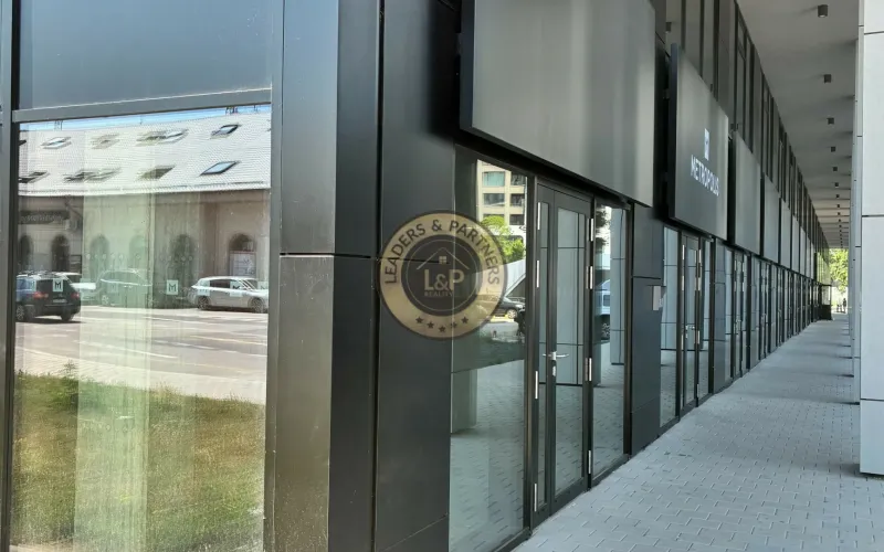 Rohový obchodný priestor, METROPOLIS - Prenájom