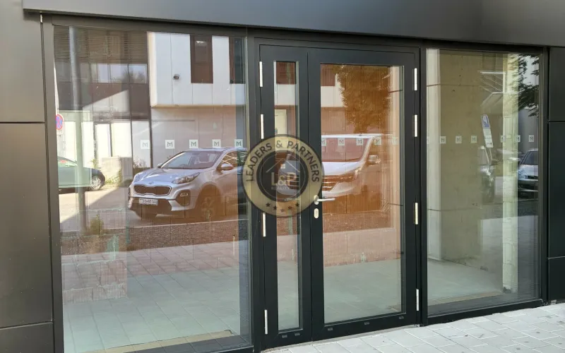 Rohový obchodný priestor, METROPOLIS - Prenájom