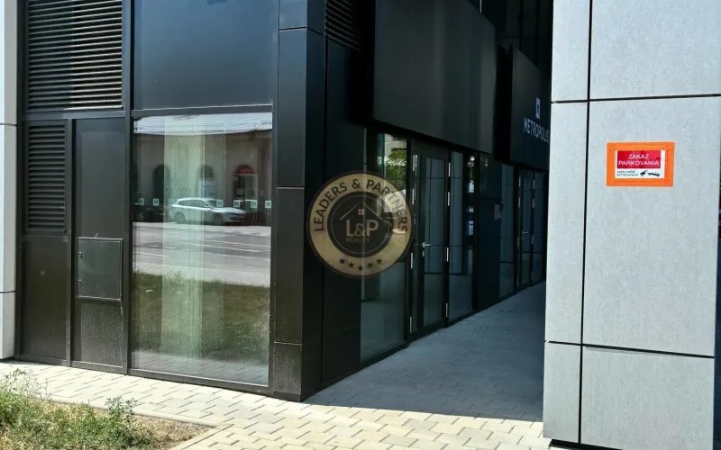 Rohový obchodný priestor, METROPOLIS - Prenájom