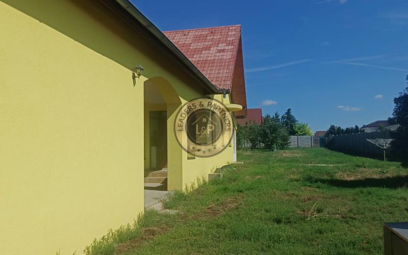 Priestranný 6 - izbový rodinný dom vo Veľkých Ripňanoch