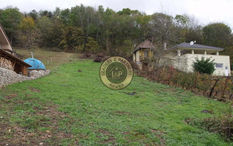 Na predaj stavebný pozemok v obci Kolíňany 1420 m2