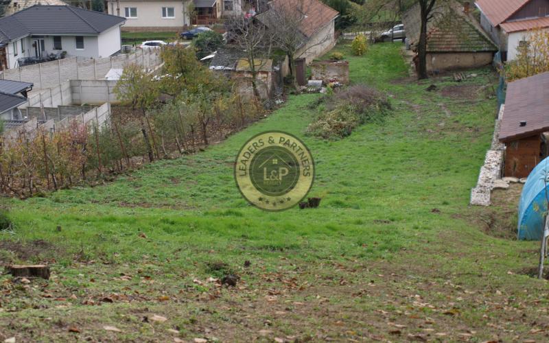 Na predaj stavebný pozemok v obci Kolíňany 1420 m2