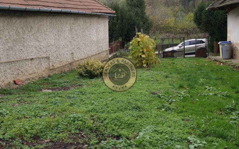 Na predaj stavebný pozemok v obci Kolíňany 1420 m2