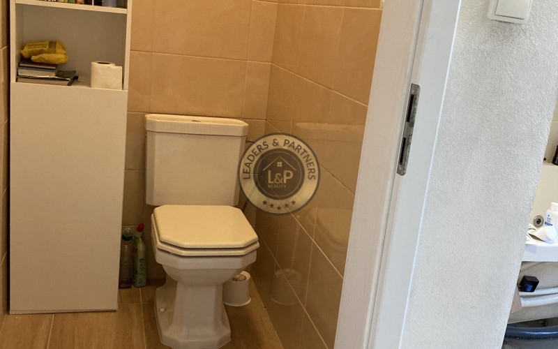 PREDAJ veľký 6izbový rodinný dom Bezenye.