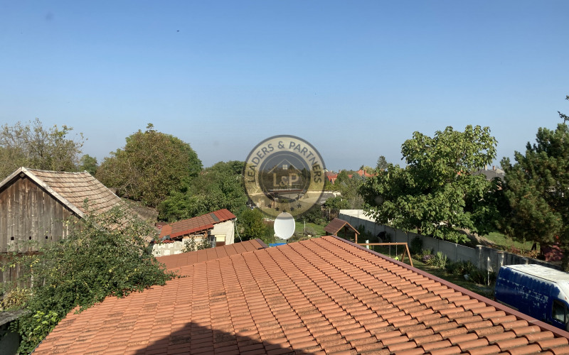 PREDAJ veľký 6izbový rodinný dom Bezenye.