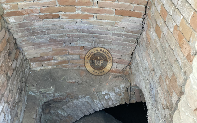 PREDAJ veľký 6izbový rodinný dom Bezenye.