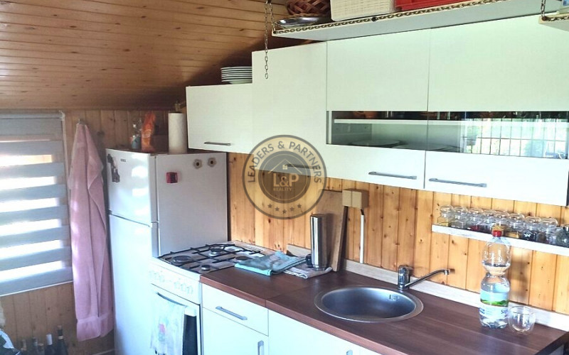 Na predaj záhrada s obytnou chatkou v Seredi