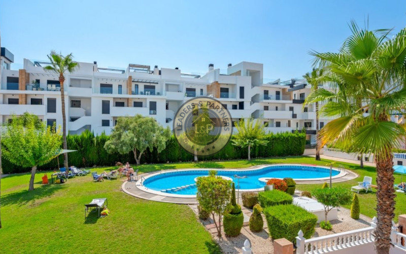 Radový dom 3+kk s bazénom Orihuela Costa, Španielsko