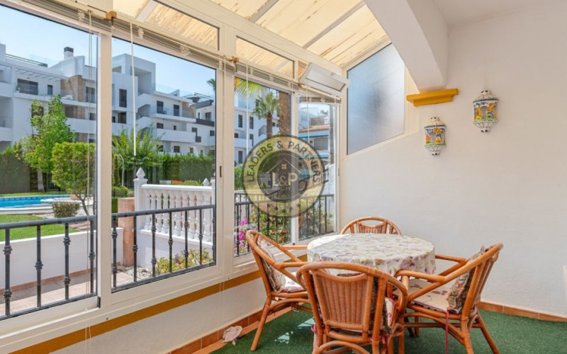 Radový dom 3+kk s bazénom Orihuela Costa, Španielsko