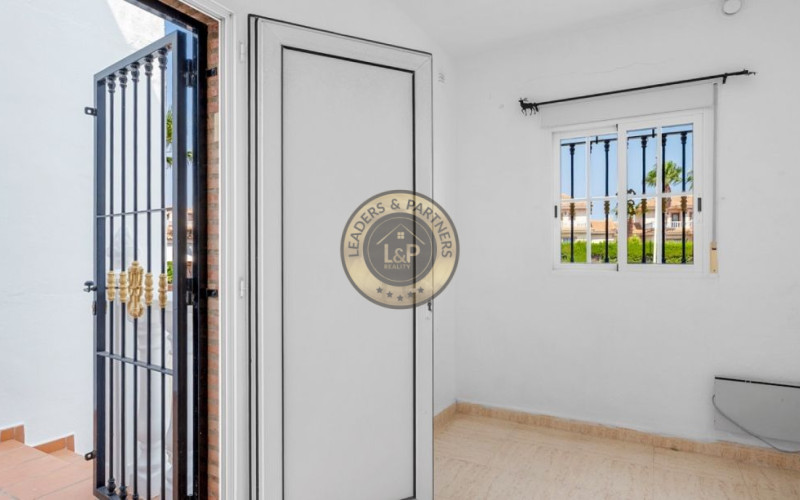 Radový dom 3+kk s bazénom Orihuela Costa, Španielsko