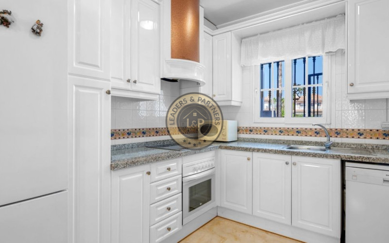 Radový dom 3+kk s bazénom Orihuela Costa, Španielsko