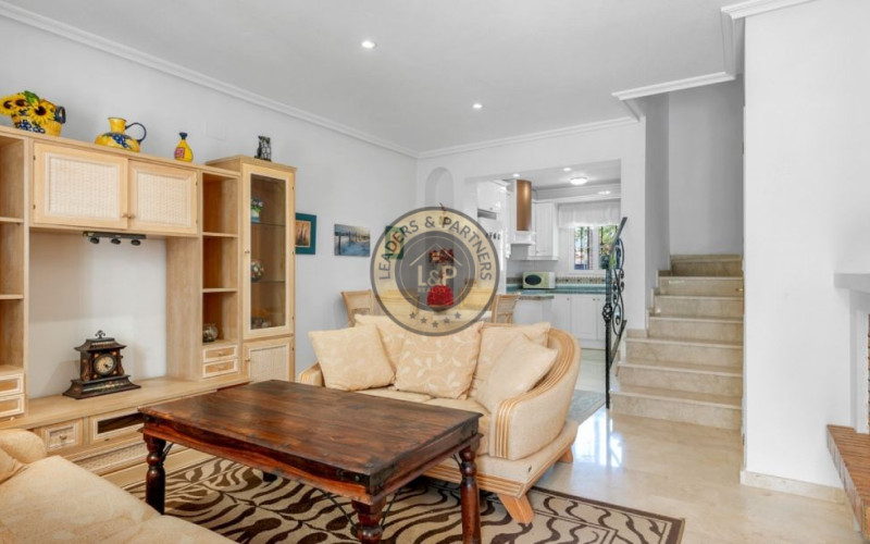 Radový dom 3+kk s bazénom Orihuela Costa, Španielsko