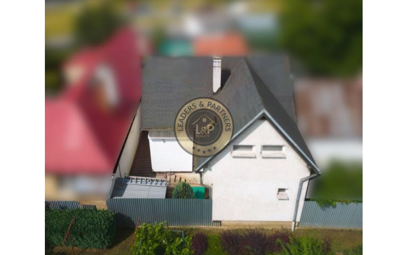 4-izbový,dvojpodlažný rodinný dom s 2 veľkými garážami, 164 m², blízko centra Košíc.