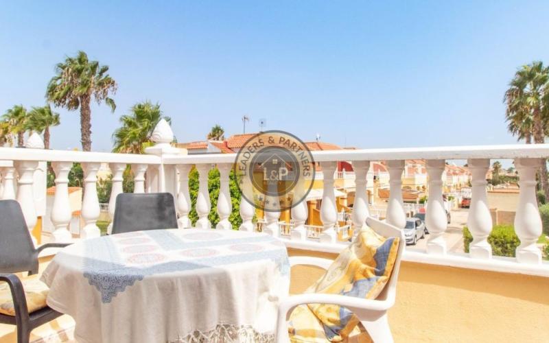 Radový dom 3+kk s bazénom Orihuela Costa, Španielsko