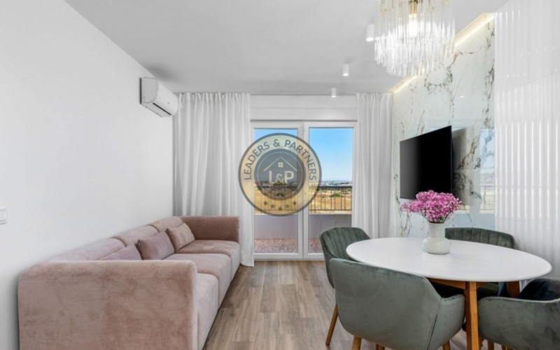 Moderný apartmán 3+kk Alicante-Punta Prima, Španielsko