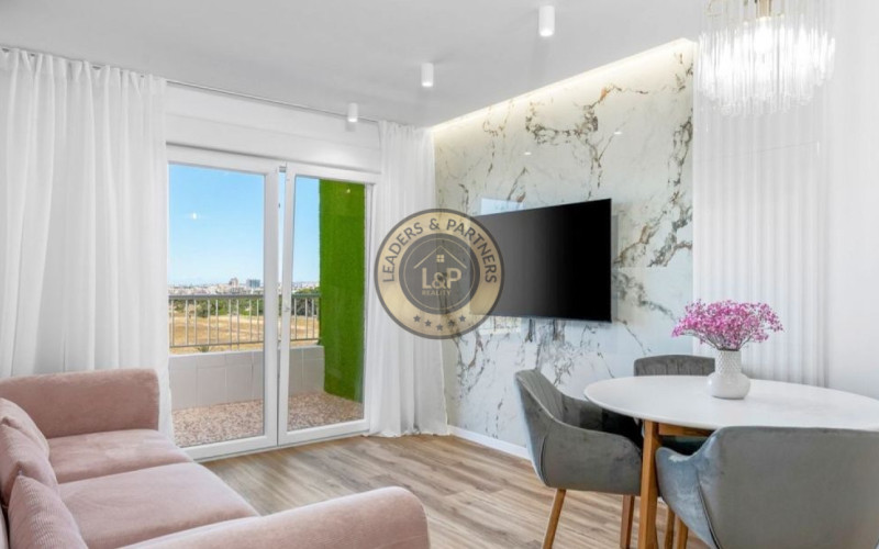 Moderný apartmán 3+kk Alicante-Punta Prima, Španielsko