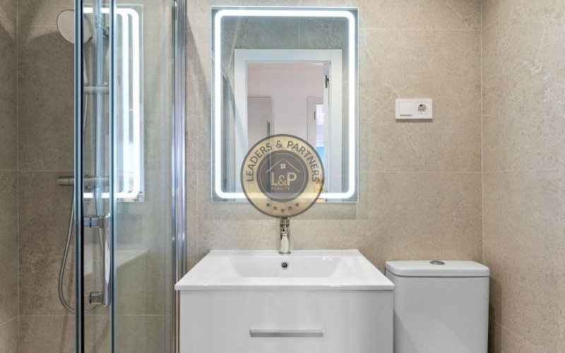 Moderný apartmán 3+kk Alicante-Punta Prima, Španielsko