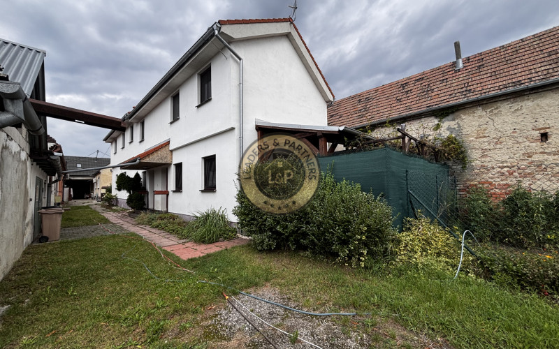 Rodinný dom s 2 bytovými jednotkami NA PREDAJ, VAJNORY