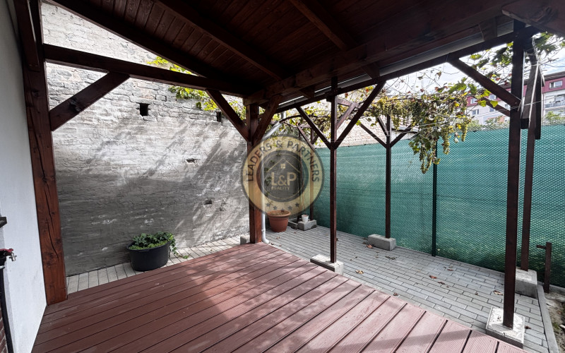 Rodinný dom s 2 bytovými jednotkami NA PREDAJ, VAJNORY