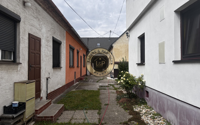 Rodinný dom s 2 bytovými jednotkami NA PREDAJ, VAJNORY