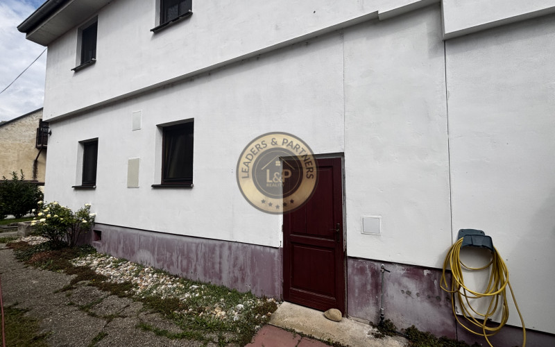 Rodinný dom s 2 bytovými jednotkami NA PREDAJ, VAJNORY