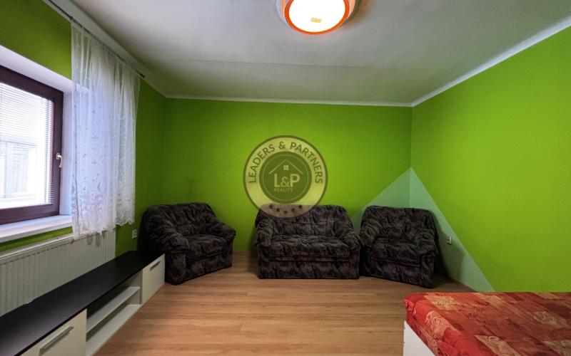 Rodinný dom s 2 bytovými jednotkami NA PREDAJ, VAJNORY