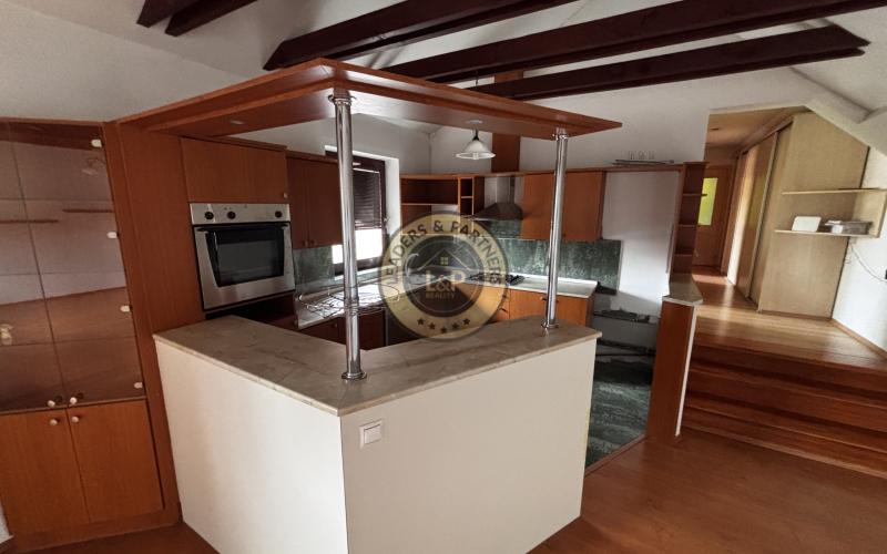 Rodinný dom s 2 bytovými jednotkami NA PREDAJ, VAJNORY