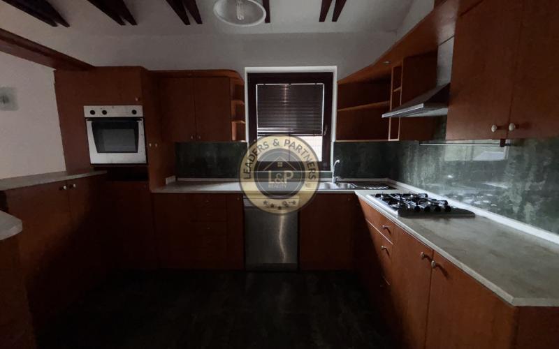 Rodinný dom s 2 bytovými jednotkami NA PREDAJ, VAJNORY